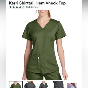 Med Couture Kerri Shirttail Hem Vneck Top